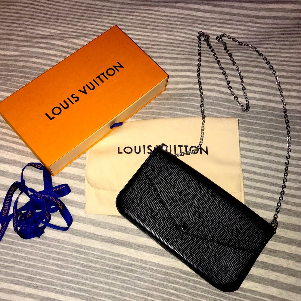 Black Louis Vuitton purse